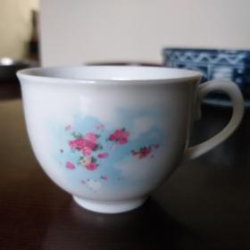 80年代博山瓷小茶碗  口径6.8厘米  无瑕疵