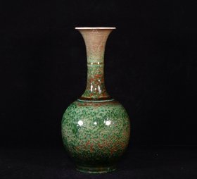 大清康熙豇豆红窑变釉赏瓶，高23×11.5厘米
