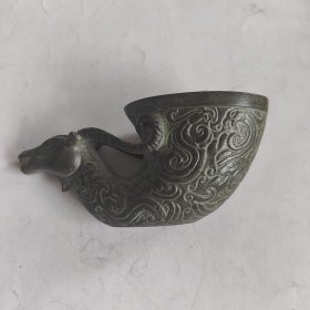 铜羊首鐏