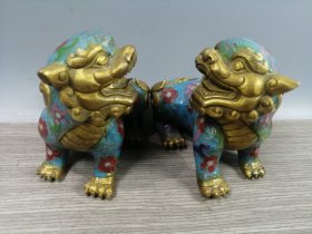 景泰蓝狮子摆件，单个尺寸约13*11.5*7,重量约2130克