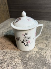 70年代，梅花盖杯一只