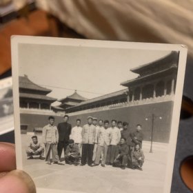 1953年故宫午门前留影