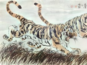 中美协会员朱存光 四尺整138*68，双虎图 朱存光老师，中国美术家协会会员，男，生于1970年，河南商丘人，毕业于河南师范大学，北京燕山书画院特聘画家，后师从王仁华先生，中国美术家协会会员，河南省美术家协会会员，河南省书法家协会会员。 【主要成就】： 2007年获河南省第二届花鸟画大展优秀奖 2007年河南省新人新作展国画优秀展