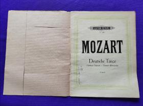 【签名本】老乐谱 德文原版 （彼得斯版）EDITION PETERS BRAHMS Nr.4450。MOZART    Deutsche Tänze 。 莫扎特   德国舞蹈 共有13首曲谱  。原中央音乐学院和声教研室主任，音乐教育家、和声理论家 吴式锴 封面 书目页 签名收藏本。