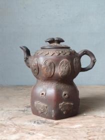 八仙紫砂壶一个，全品如图。尺寸见图1