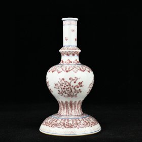 清乾隆釉里红缠枝莲芭蕉叶福寿如意纹蜡台一对规格22*12厘米