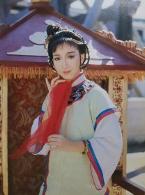 （偶01-71）螢幕偶像写真16开彩页 古装黄杏秀 背面 刘嘉玲 1张2面