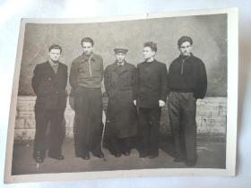 5个苏联青年老照片 俄罗斯老照片 苏联老照片 照片长12厘米，宽9厘米