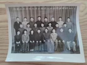 (老照片)华东化工学院化学工程学八二班毕业留影1963年  4月。