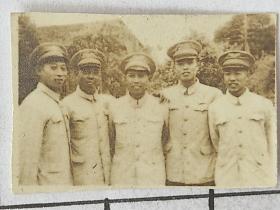 50年代中国人民解放军五位帅哥空军着50式军装照片(50年代空军张惠茵相册)