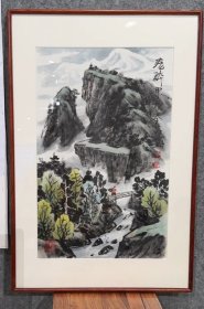 谭全昌中美协理事 花梨木实木框90*60cm终身保真 谭全昌的现代山水画，为关东山水画创作增添了新机，可谓“胸中丘壑，笔底烟云”的长白雪域山水，成为一个时代的山水画特色，让人难以忘却。 谭全昌，中国美术家协会理事，吉林省美术家协会副主席，中国徐悲鸿画院副院长，吉林省美术家协会秘书长，吉林省画院院长，全国慈善美术家。