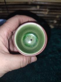 两只很漂亮的迷你花盆小花盆