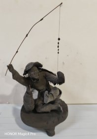 钓鱼翁泥塑