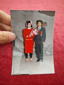穿健美裤美女新娘新郎结婚照，八十年代九十年代老照片相片像片