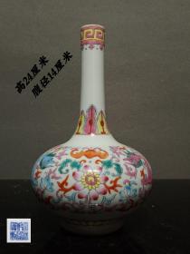 大清乾隆粉彩龙纹长颈瓶，画工精美，保存完整，磨损自然，品相如图！