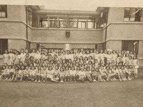 建国初期上海某女子学校老照片