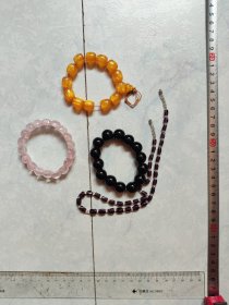 各种十年以上老手串，4个一块卖，处理了，材质也不太懂，尺寸如图 品相如图，慎重下单，大刀划价勿扰。