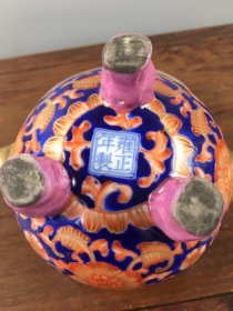珐琅彩熏香炉一个,纯手工绘画,包浆自然,保存完整。细节如图