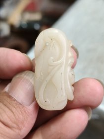 和田玉老挂件，有些裂纹，玉质好