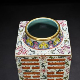 清乾隆绿地珐琅彩描金花卉雕刻八卦琮式瓶 30.5*15厘米