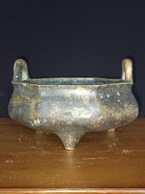 古董  古玩收藏  铜器   铜香炉  传世铜炉 回流铜香炉   纯铜香炉   长16厘米，宽16厘米，高11厘米，重量4.3斤