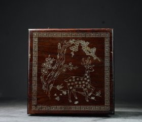 花梨木掐银丝寿鹿首饰盒 尺寸: 高10厘米 长16厘米 宽16厘米