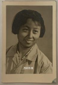 【老照片】约1960/1970年代年轻女子照一张（泛银）