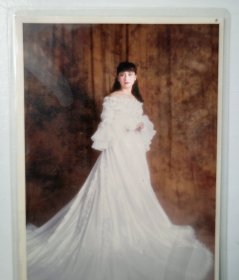 90年代美女婚纱照片宛如白雪公主