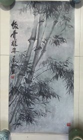竹子，墨竹，傲骨雄姿，写意画法，泼墨晕染，真人真迹纯手绘作品，河北省美协郭亚军老师的原创大作，本人承诺假一赔万，支持第三方鉴定。老师的竹子创作很有意境，看整体构图，画的很灵动，惟妙惟肖。尺寸：1米×50公分的，三尺整张的，家里客厅，中堂，卧室，书房，茶室，玄关都可悬挂！竹子挂在家里，具有节节高之意。