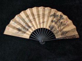 代号Z361《沈周山水》手绘镂空折扇
材质：宣纸
扇面尺寸：宽60cm*高33cm左右