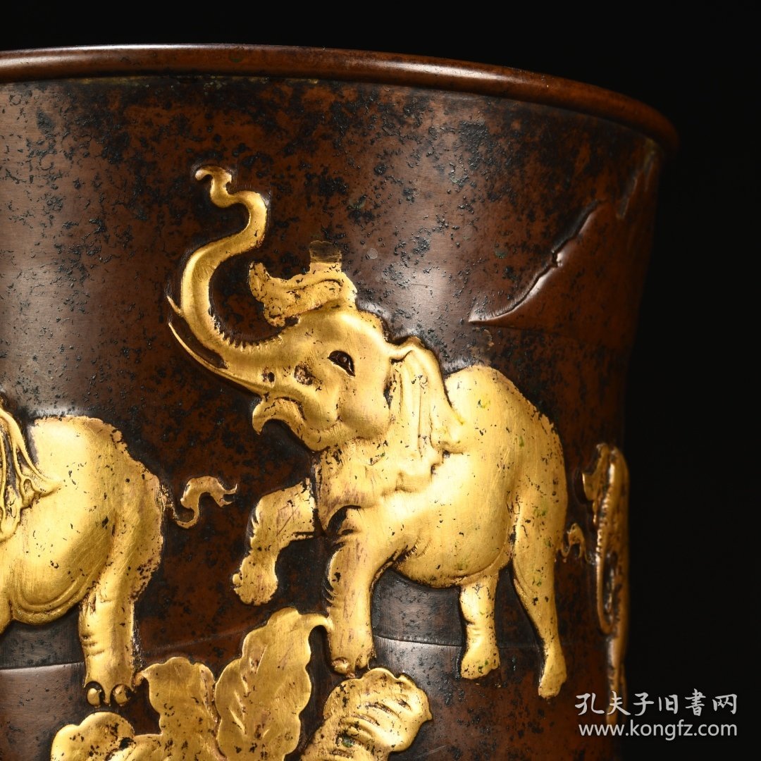 紫铜高浮雕鎏金心想事成笔筒