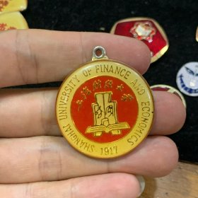 上海财经大学徽章