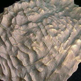 新疆吐鲁番鄯善地区戈壁滩特有石种—碳质金刚风凌陨石（疑似铜陨 微磁）重量：5公斤 观赏性极高