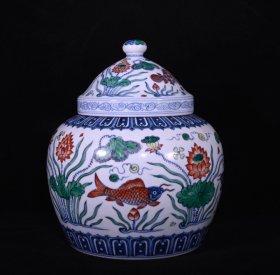 斗彩鱼藻纹盖罐，25.5×22厘米