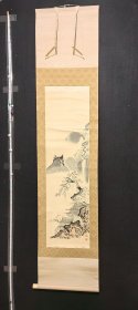 正信/狩野正信/子404回流精品松山飞瀑图老画，画芯29×102厘米，整轴41×179厘米，纸本绫裱，款印如图品相如图老旧污渍黄斑等，树脂轴头缺一个，狩野正信（1434-1530）画僧，法名性玄，伊豆人，室町时代的画家。狩野派的始祖。师从周文和宗湛，担任足利家的御用画家，制作佛画、肖像画等。忠实地追求中国画风格并加以发扬光大，被封为法桥。