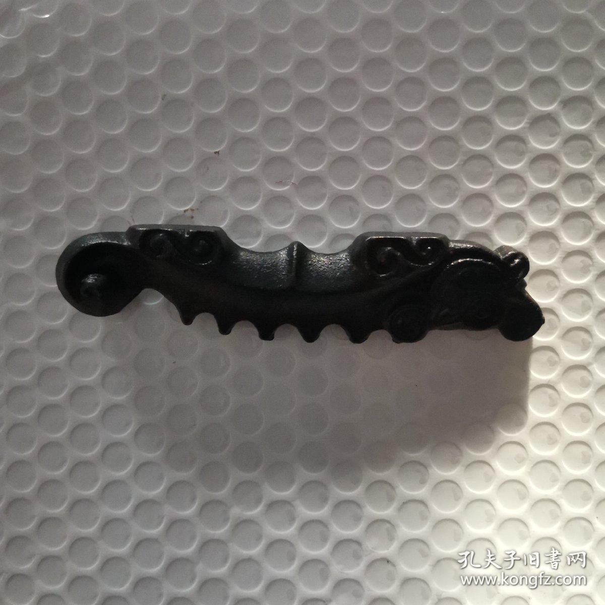 日本购回 生肖（龙）文镇（镇纸）鉄器 笔置 生肖龙 辰龙 造型逼真 摆放平稳 尺寸：13.0*1.6*3.0（cm）重：182克