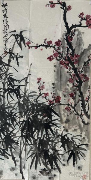 【终身保真字画】孙飞，137X68cm，有一个角缺一点纸，画心没问题！
字翼夫，山东青岛市人。毕业于天津美术学院中国画系，师从霍春阳先生。结业于中国艺术研究院研究生部美术史论系系天津美术家协会理论委员会委员、天津美术家协会花鸟画专业委员会理事、天津中国画学会理事。曾任中国国家画院霍春阳工作室助理导师，天津艺术研究所造型艺术研究室主任。现任天津美术学院霍春阳花鸟画艺术研究所副所长、天津画院专职画家。