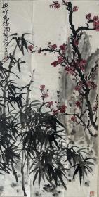 【终身保真字画】孙飞，137X68cm，有一个角缺一点纸，画心没问题！
字翼夫，山东青岛市人。毕业于天津美术学院中国画系，师从霍春阳先生。结业于中国艺术研究院研究生部美术史论系系天津美术家协会理论委员会委员、天津美术家协会花鸟画专业委员会理事、天津中国画学会理事。曾任中国国家画院霍春阳工作室助理导师，天津艺术研究所造型艺术研究室主任。现任天津美术学院霍春阳花鸟画艺术研究所副所长、天津画院专职画家。