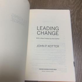 英文原版LEADING CHANGE
With a New Preface by the Author