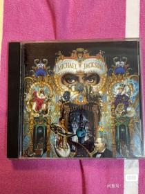 MICHAEL JACKSON
DANGEROUS
墨西哥美国压盘版
Catalog#(CD编号)：EK 45400
Release Date(发行年份)： 1991-1995
Release Country(产地)： 墨西哥发行，美国压盘
Matrix (内圈): DIDP-
　　DANGEROUS墨西哥版本之一
罕见的墨西哥版本，由于歌词纸有幼儿涂抹痕迹，忍痛减价