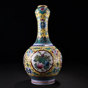 旧藏收手绘珐琅彩梅兰竹菊瓷器花瓶
品相完好    画工精湛  造型独特
花瓶重890克   高26厘米 宽12.5厘米