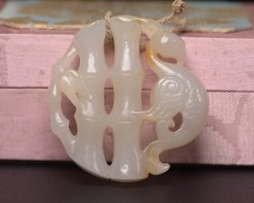 和田玉节节高升规格: 5.6×5.6×1.2厘米重 50克