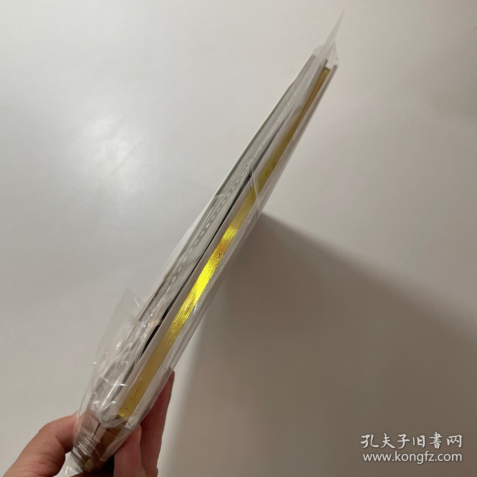 点击查看原图 历史选择了她——王昆歌曲精选(书+DVD光盘)