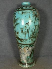 宋代磁州窑人物故事手绘梅瓶。
