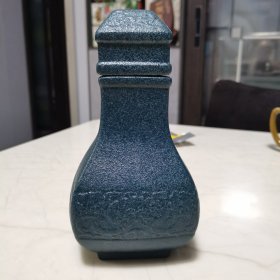 古色古香的一个酒瓶，很少见