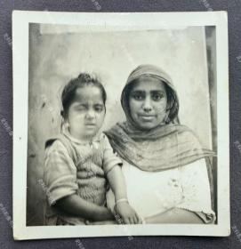【上海旧影】抗战时期 上海租界的印度人母女 原版老照片一枚