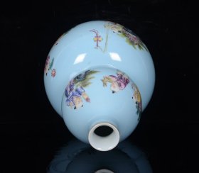 清乾隆珐琅彩人物婴戏图葫芦瓶