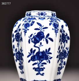 旧藏大清乾隆青花折枝瓜果花卉纹罐！