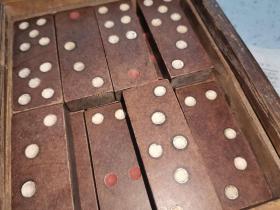 清代黄杨木木牌九，32只，完整无缺，古代赌博麻将，弥足珍贵。原木盒装。