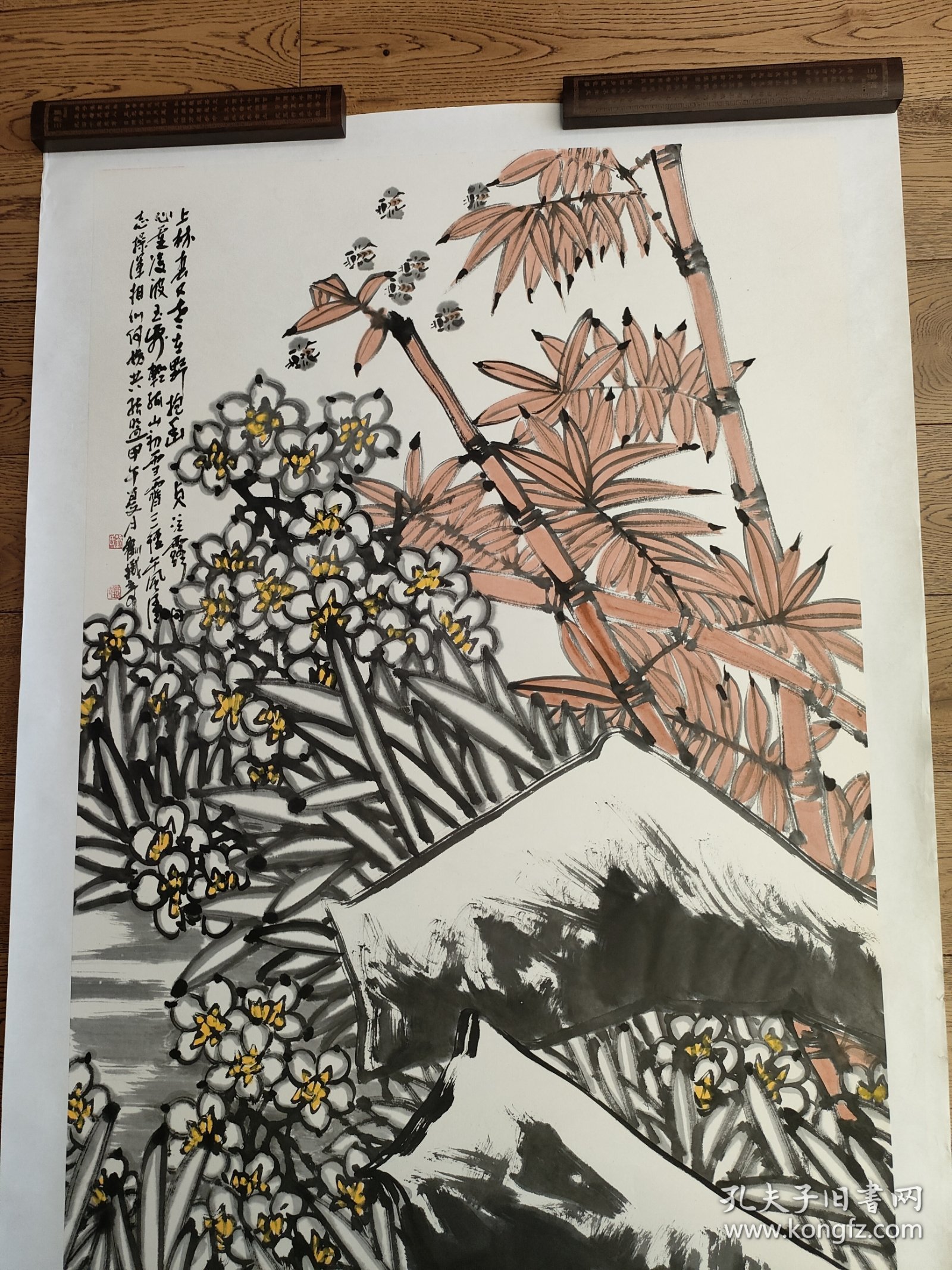 刘铁奇，笔名铁骑，字大可，斋号丹青山房，1961年出生于北京。先后毕业及进修于中央美院、北京画院、清华美院高研班。师从钱绍武、戴泽、陈伟生、洪波、崔子强、石齐、李志向、秦英豪诸名家。现为中美协会员，北京市美术家协会理事、房山区美术家协会副主席，北京市书法家协会会员，中国楹联学会非遗文化研究院副院长，北京人书画研究院副院长。画芯尺寸:70x137.5(cm)，己托底，手绘保真。(45470#)